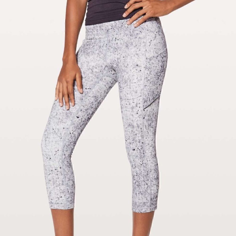LULULEMON Speed Up Crop 21" Antiqued Alpine White Multi Women’s Size 6
